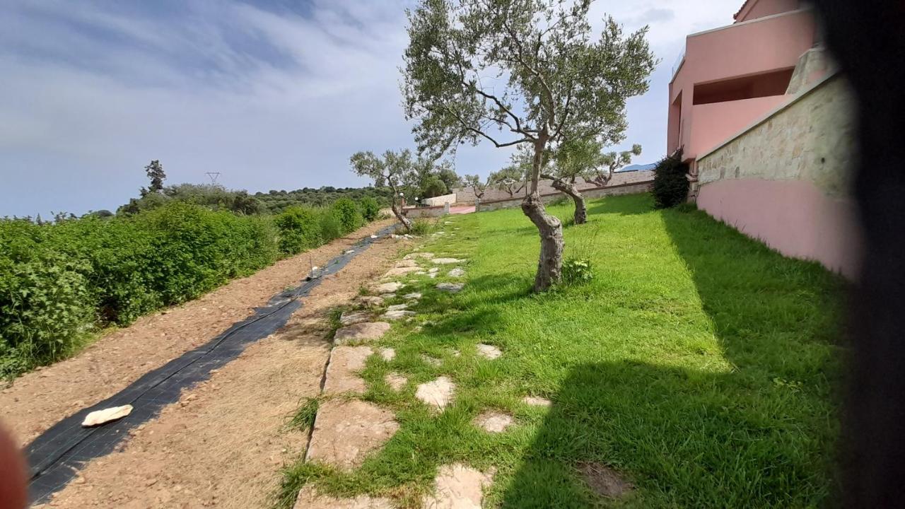 Georgioupoli Studio 2 With A Pool And Lake Views Ngoại thất bức ảnh